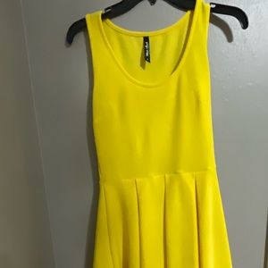 Size SMALL. Yellow White Mark dress. Never worn.Perfect for Spring or Easter